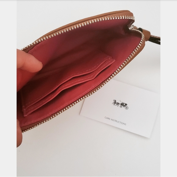 *Rare* Coach Cherry Wristlet - Picture 3 of 4